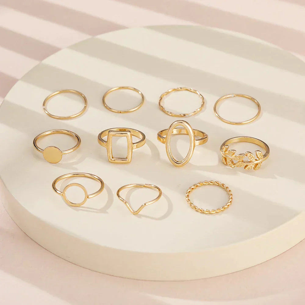 Ensemble de 11 Bagues Vintage en Argent Élégant